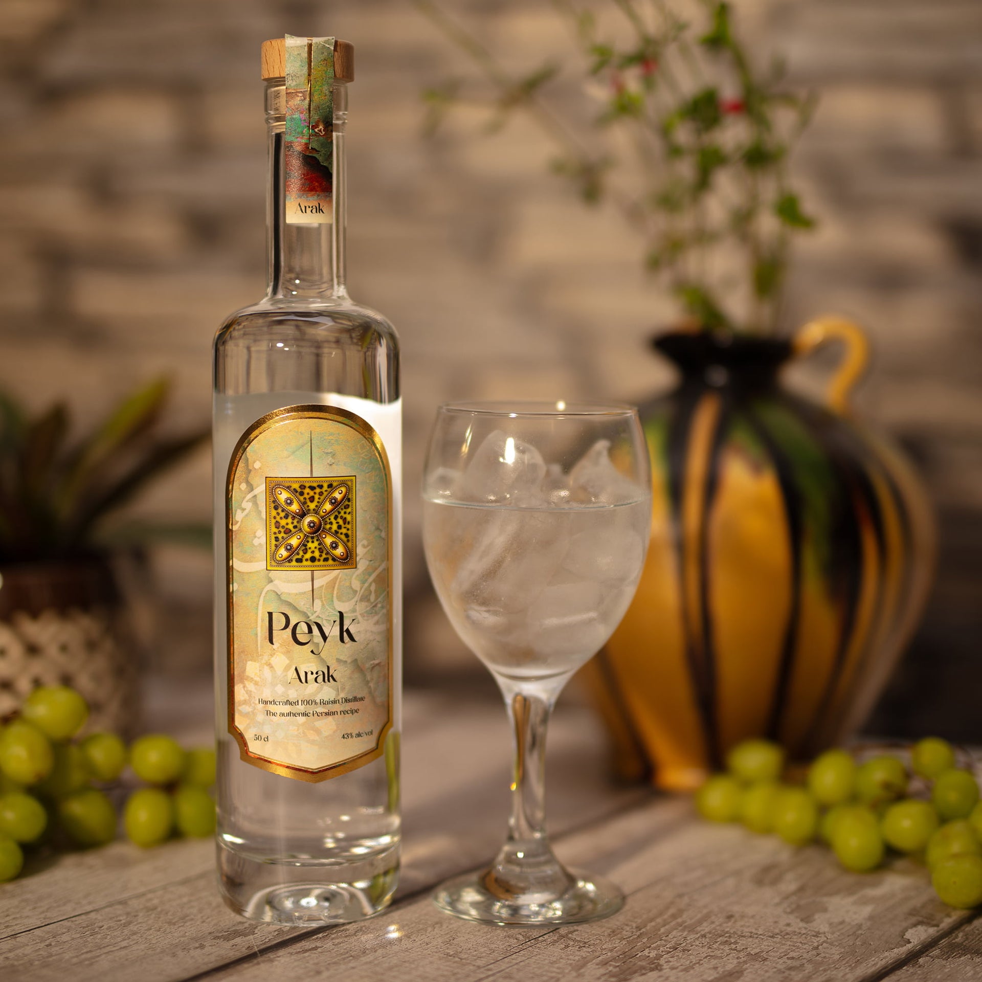Peyk Arak 43% 50cl Iranian raisin spirit (arak sagi), bottle detail